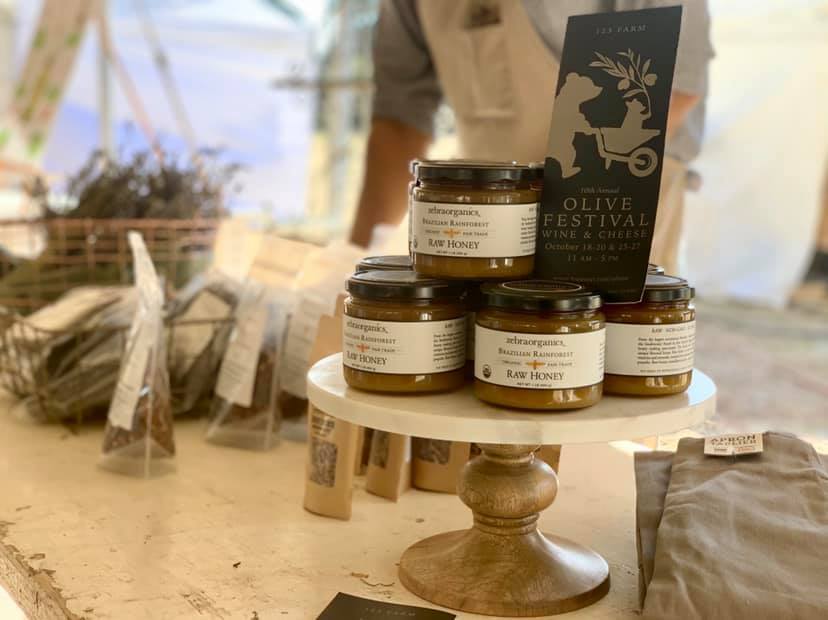 Organic Brazilian Rainforest Honey Glass jar of Organic Brazilian Rainforest Honey